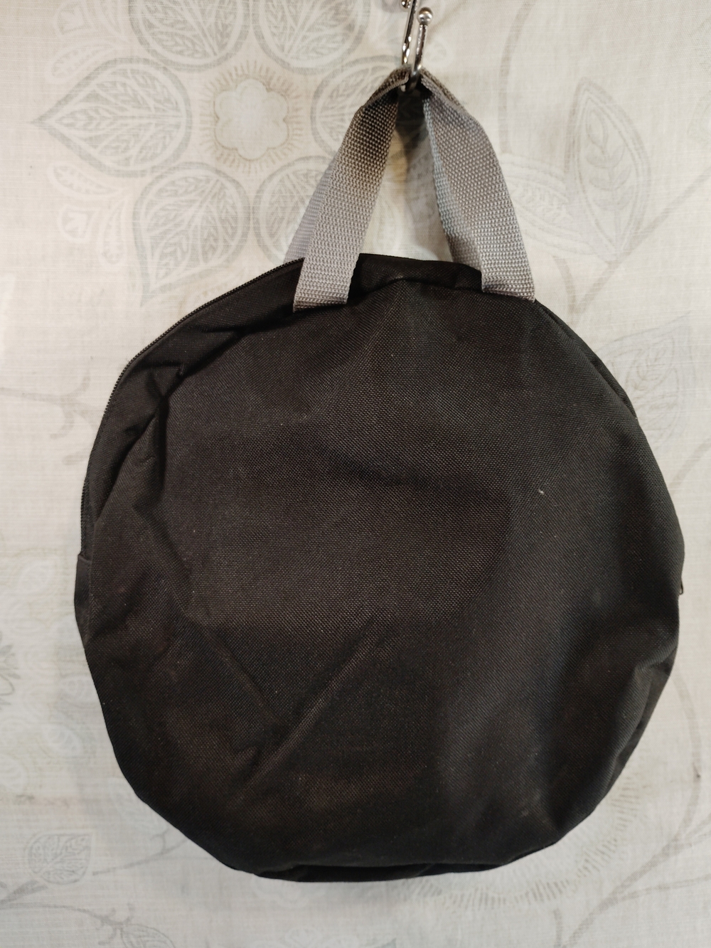 Case Logic Black Round Carry Bag with Gray Handles - Picture 4 of 6